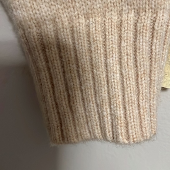 Gap Design & Crafted Ribbed Knit V Neck Sweater - Picture 6 of 13